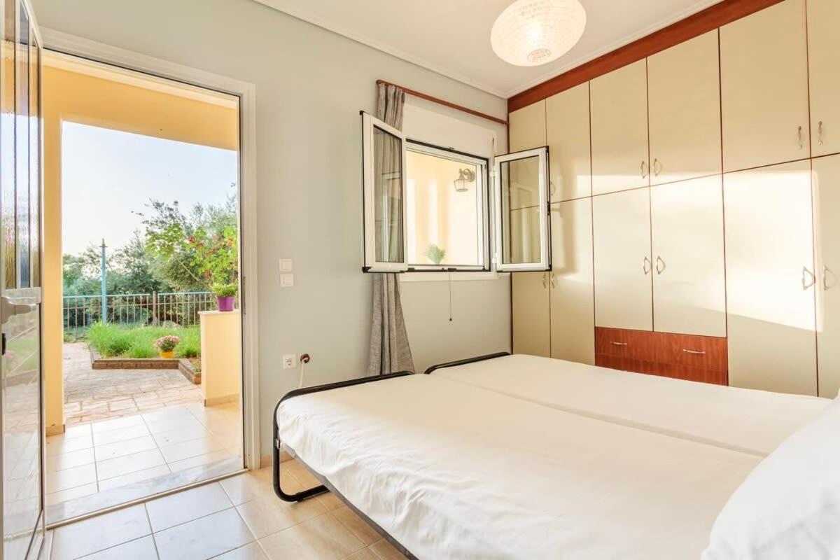 Seaview Terrace Haven-Perfect Location By The Sea Villa Kalamata Bagian luar foto