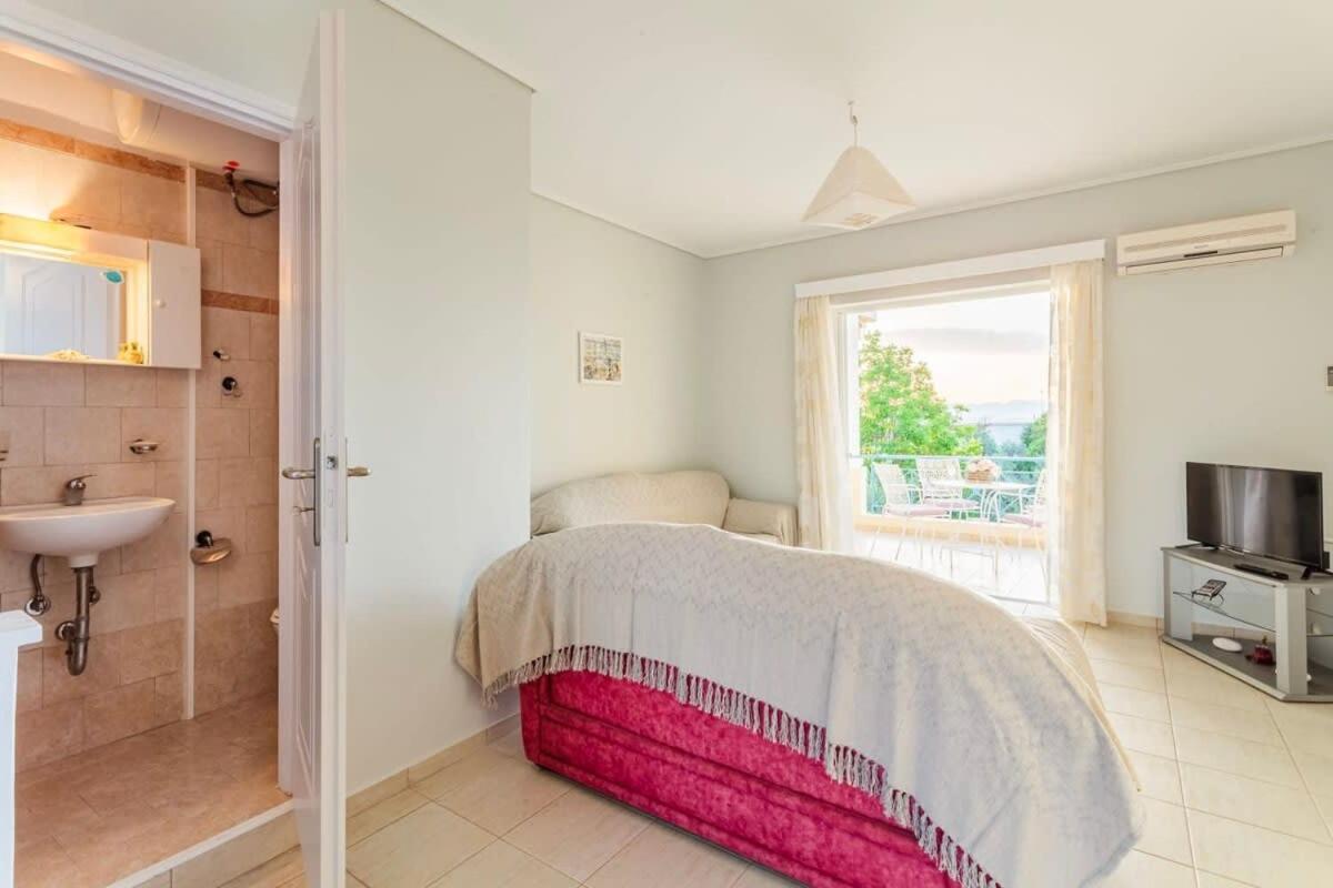 Seaview Terrace Haven-Perfect Location By The Sea Villa Kalamata Bagian luar foto