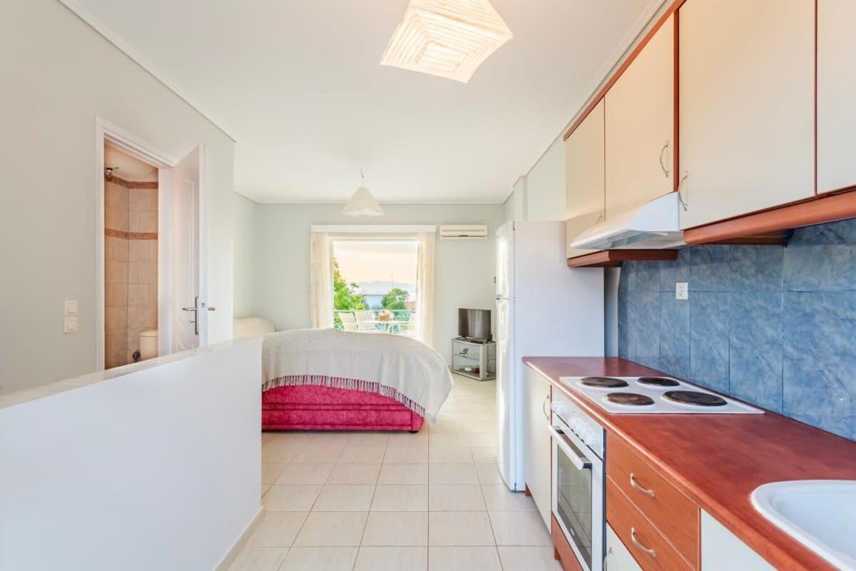 Seaview Terrace Haven-Perfect Location By The Sea Villa Kalamata Bagian luar foto