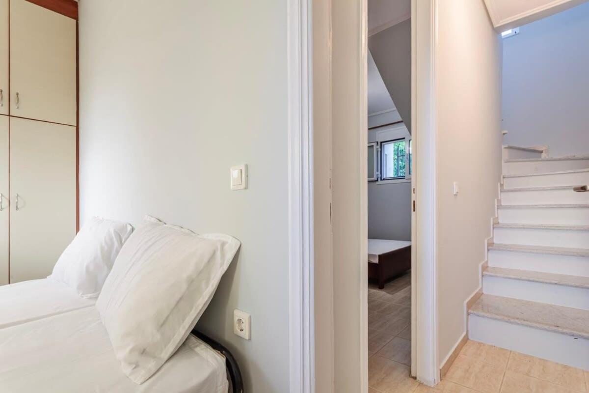 Seaview Terrace Haven-Perfect Location By The Sea Villa Kalamata Bagian luar foto